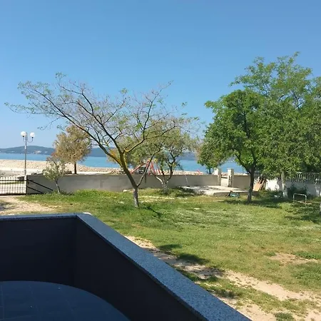 Апартаменты Sunny Leonela By The Sea Бибинье